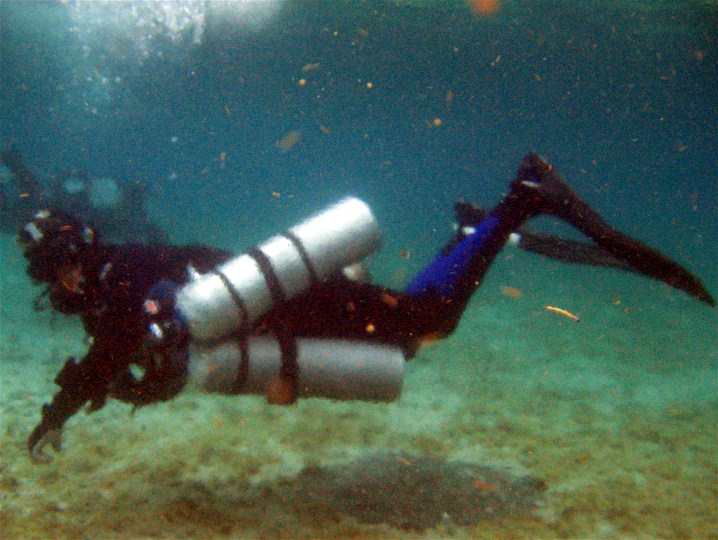 improperly configured sidemount stage cylinder